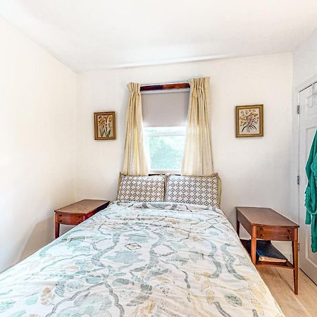 Lake Shore Living Фолмут Экстерьер фото