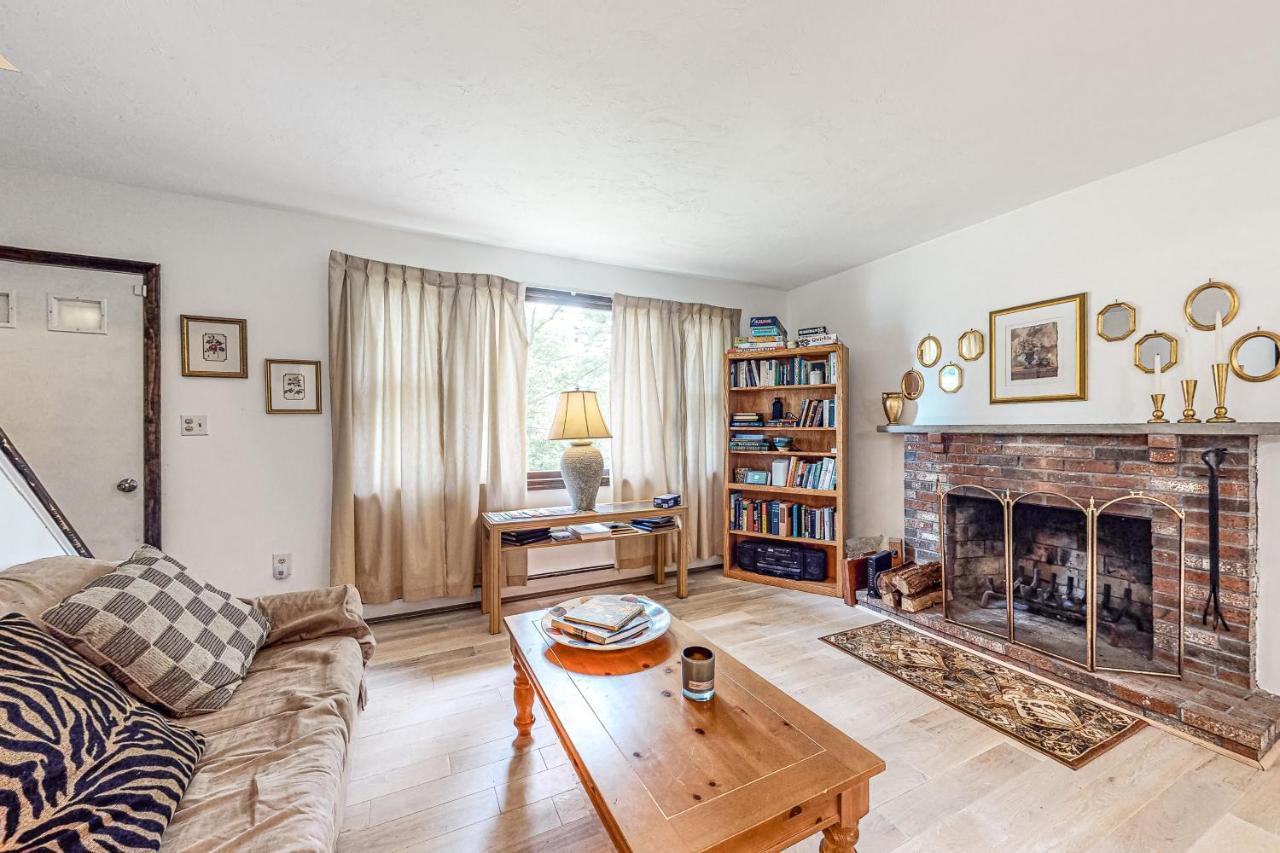 Lake Shore Living Фолмут Экстерьер фото