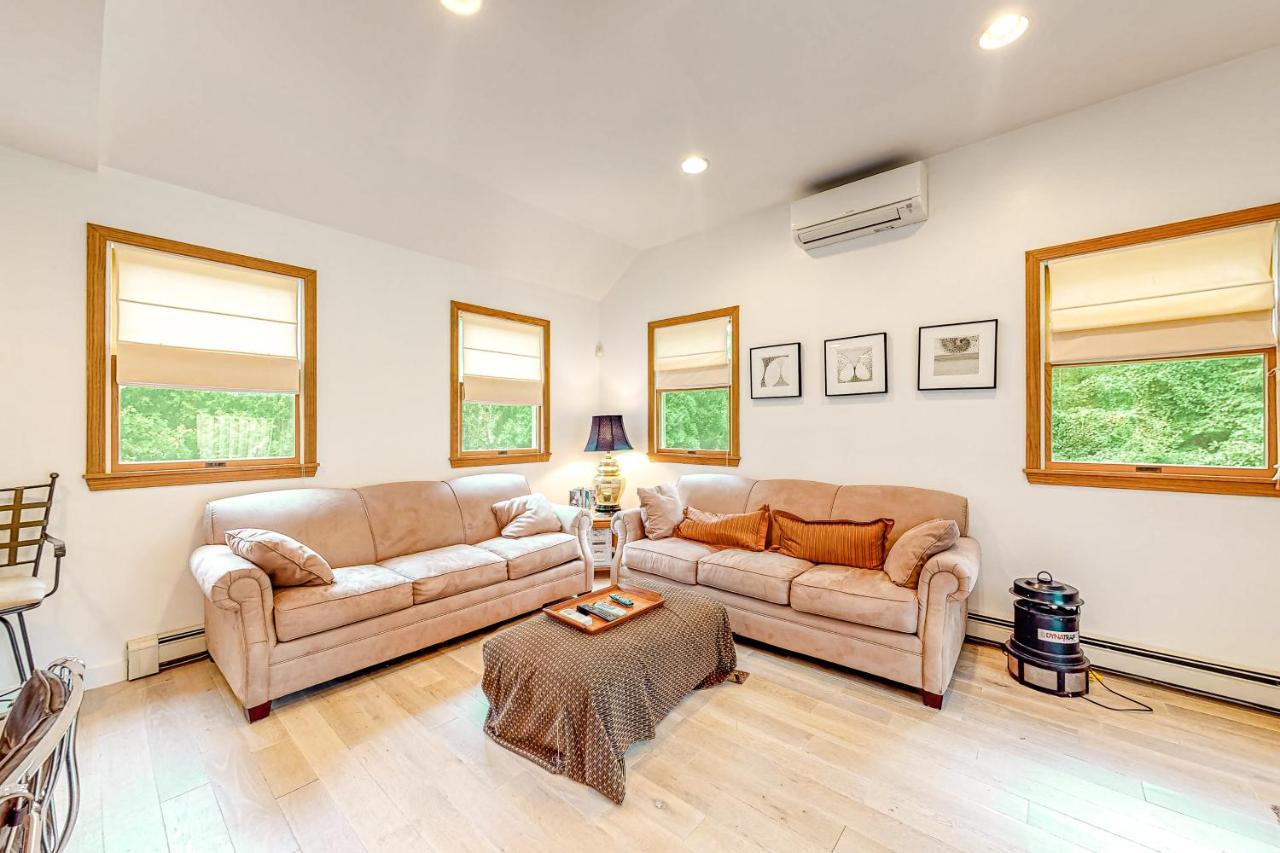 Lake Shore Living Фолмут Экстерьер фото