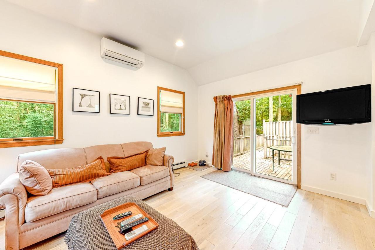 Lake Shore Living Фолмут Экстерьер фото